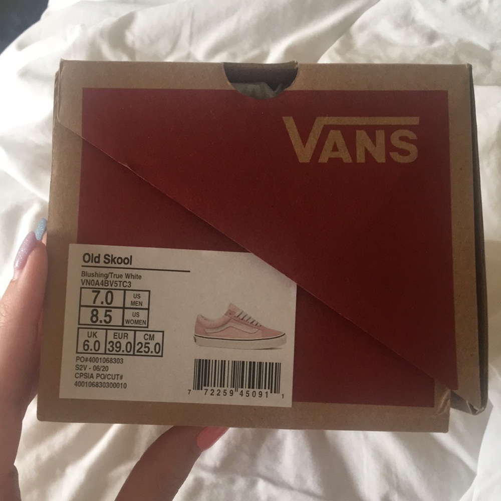 Brand new pink vans!!